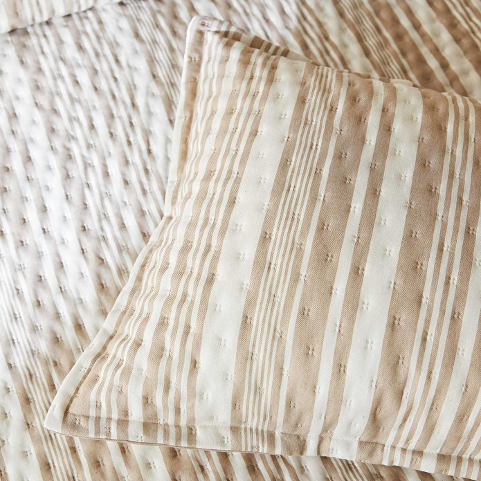 Ocean Home Textile Pamuklu Kapitoneli Bej Renk Çizgi Desen Çift Kişilik Yatak Örtüsü Seti 1 Adet 250 X 230 / 2 Adet 50 X 70 Cm