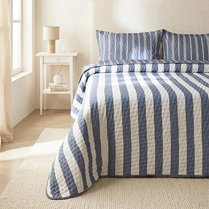 Ocean Home Textile Pamuklu Kapitoneli Lacivert Renk Çizgi Desen Çift Kişilik Yatak Örtüsü Seti 1 Adet 250 X 230 / 2 Adet 50 X 70 C