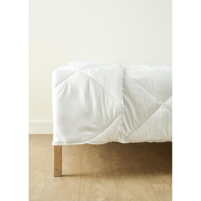 Bella Maison %100 Microfiber Bella Tek Kişilik Yorgan Beyaz (155x215 Cm) Beyaz