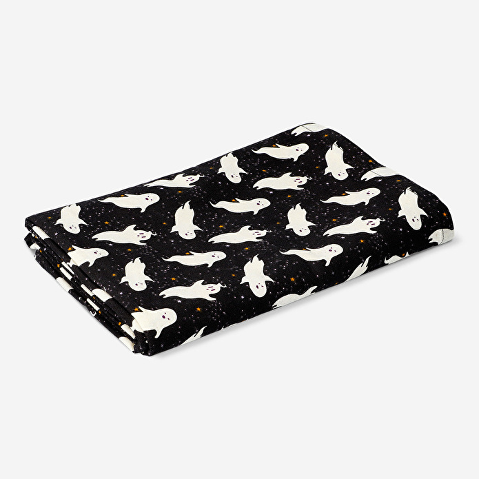 Flying Tiger Copenhagen Hayalet Desenli Masa Örtüsü