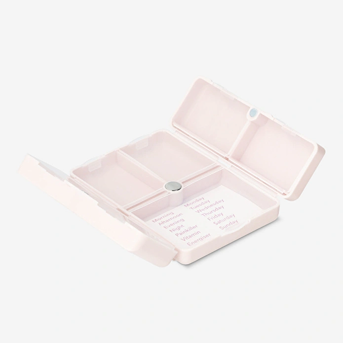 Flying Tiger Copenhagen 7 Bölmeli Stickerlı Katlanabilir Hap Kutusu