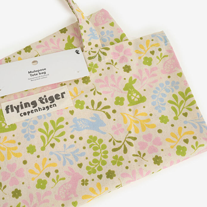 Flying Tiger Copenhagen Çiçekli Tavşan Desenli Bez Çanta