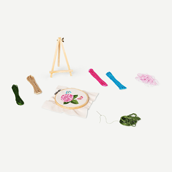 Flying Tiger Copenhagen Kendin Yap Çiçekli Kanaviçe