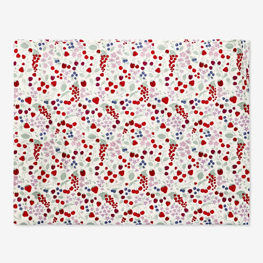 Flying Tiger Copenhagen Çilek Desenli Pamuklu Masa Örtüsü 140 cm x 220 cm