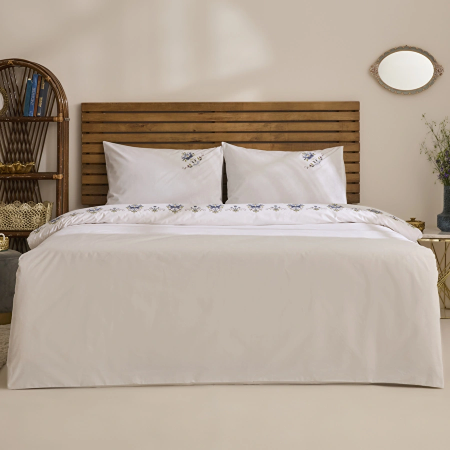 Karaca Home Maelis %100 Pamuk Kanaviçe Nakışlı Çift Kişilik Nevresim Takımı Beyaz