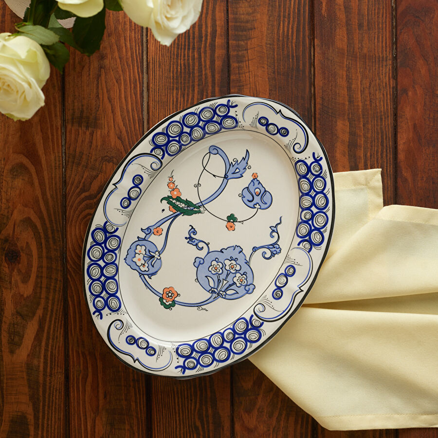 Karaca x Ömür Akkor İznik Hatai Kayık Tabak 30 cm