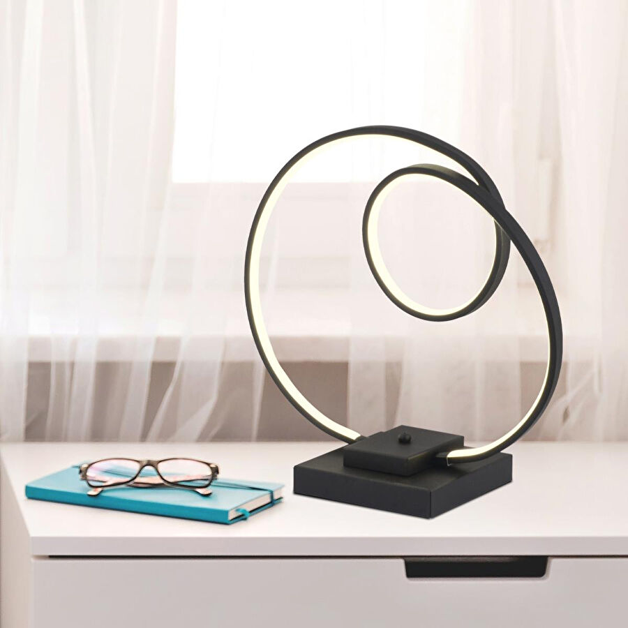 Apliqa Estel Siyah Kare Ayak Ledli Modern Oturma Odası Salon Abajur