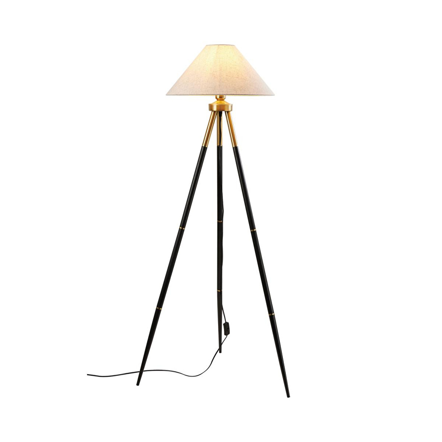 Apliqa Cosby Siyah-eskitme Kaplamalı Tripod Metal 3 Ayaklı Lambader