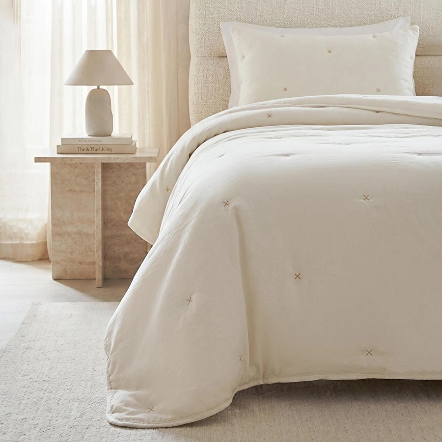 Ocean Home Textile Nakışlı Ekru Çift Kişilik Yatak Örtüsü Seti 1 Adet 250 X 230 / 2 Adet 50 X 70 Cm