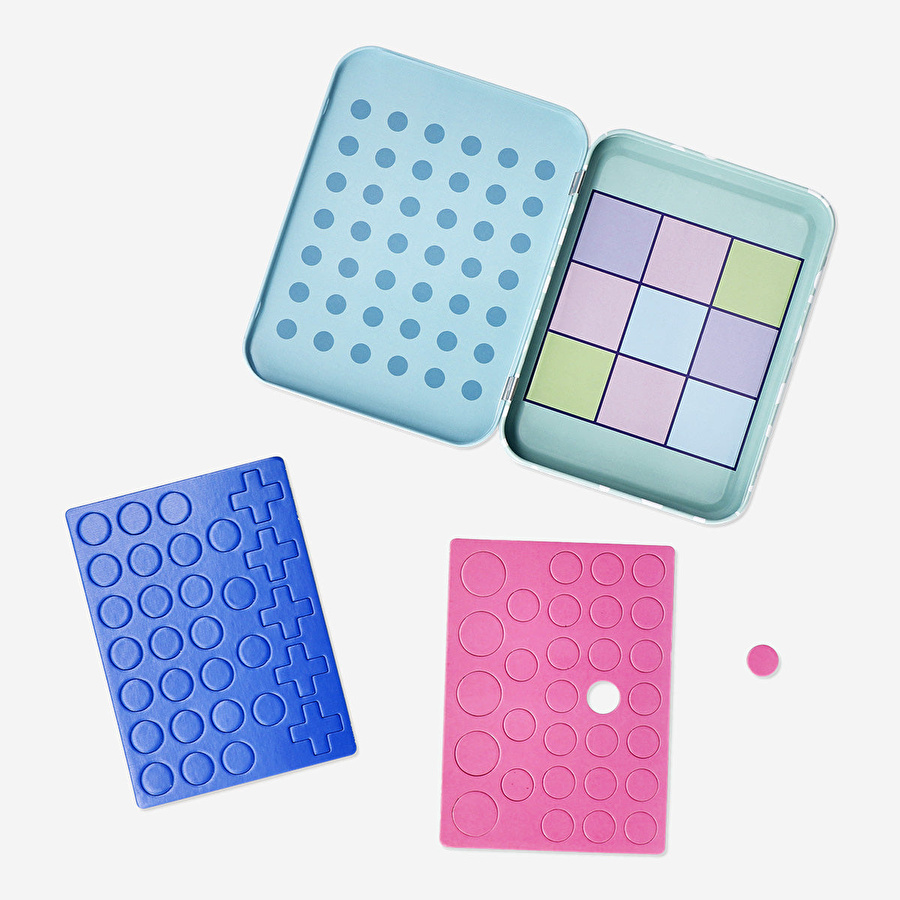 Flying Tiger Copenhagen Metal Kutuda Mini Üç Taş ve Eşleştirme Oyunu