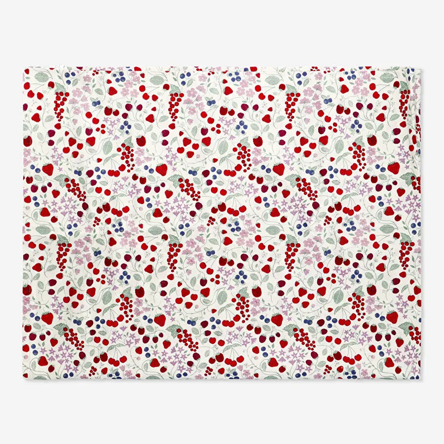 Flying Tiger Copenhagen Çilek Desenli Pamuklu Masa Örtüsü 140 cm x 220 cm